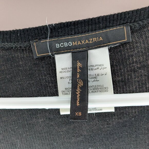*3/$10* BCBG Max Azria Long Sleeve Unfinished Hem V-Neck Top Black Size XS - Picture 3 of 3
